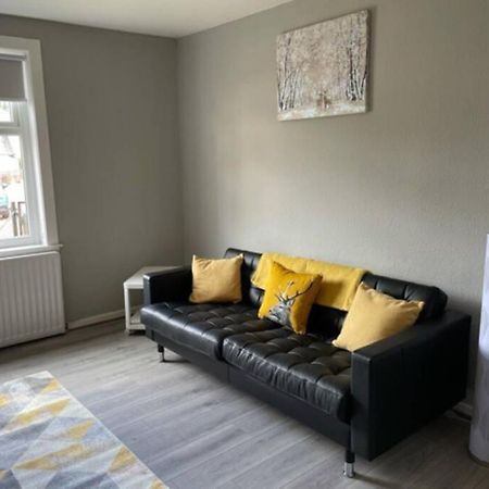 Beautiful Two Bedroom Flat By The Loch Balloch Buitenkant foto