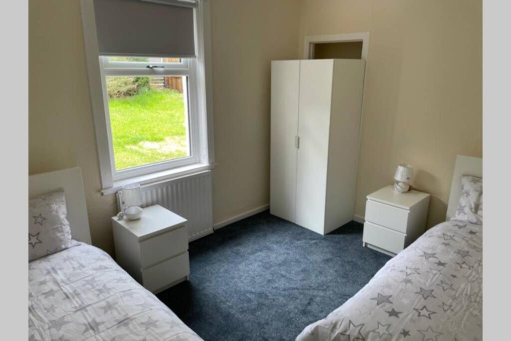 Beautiful Two Bedroom Flat By The Loch Balloch Buitenkant foto