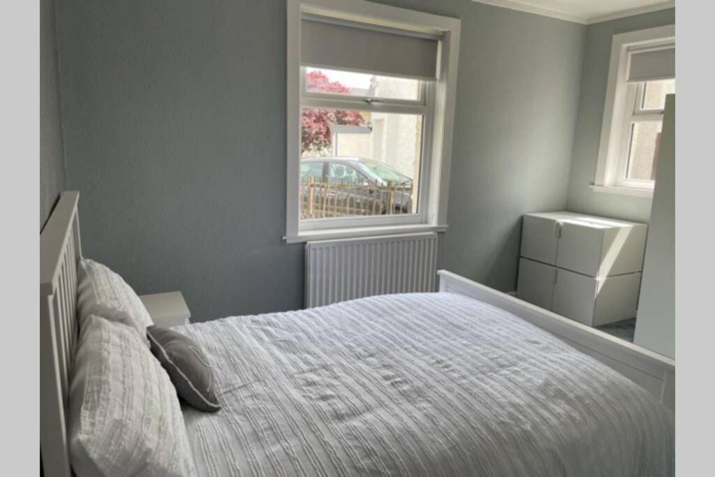Beautiful Two Bedroom Flat By The Loch Balloch Buitenkant foto